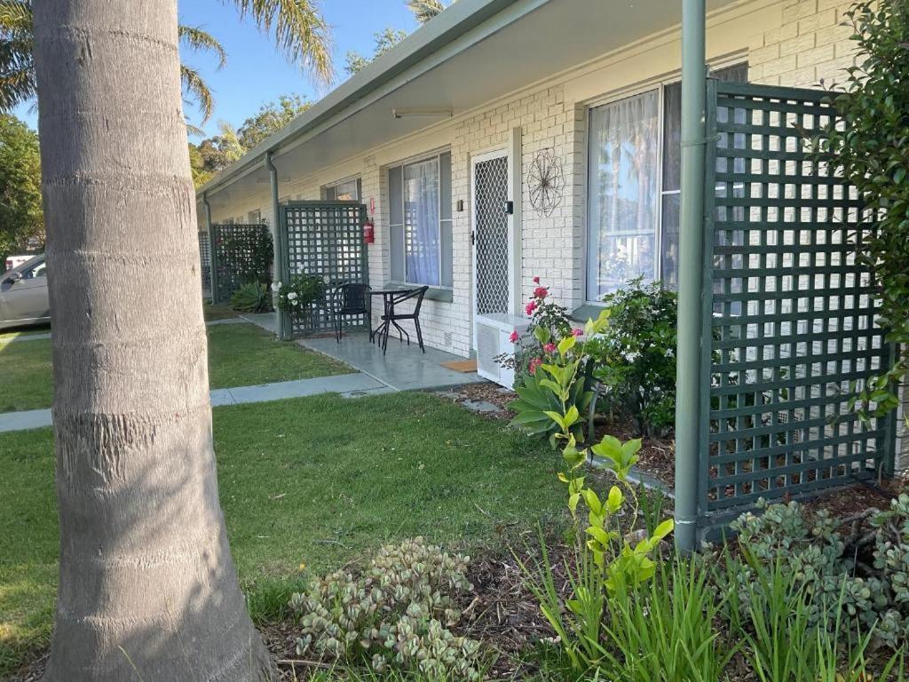 The Silver Bream Motel & Self Contained Units Mallacoota Exterior photo