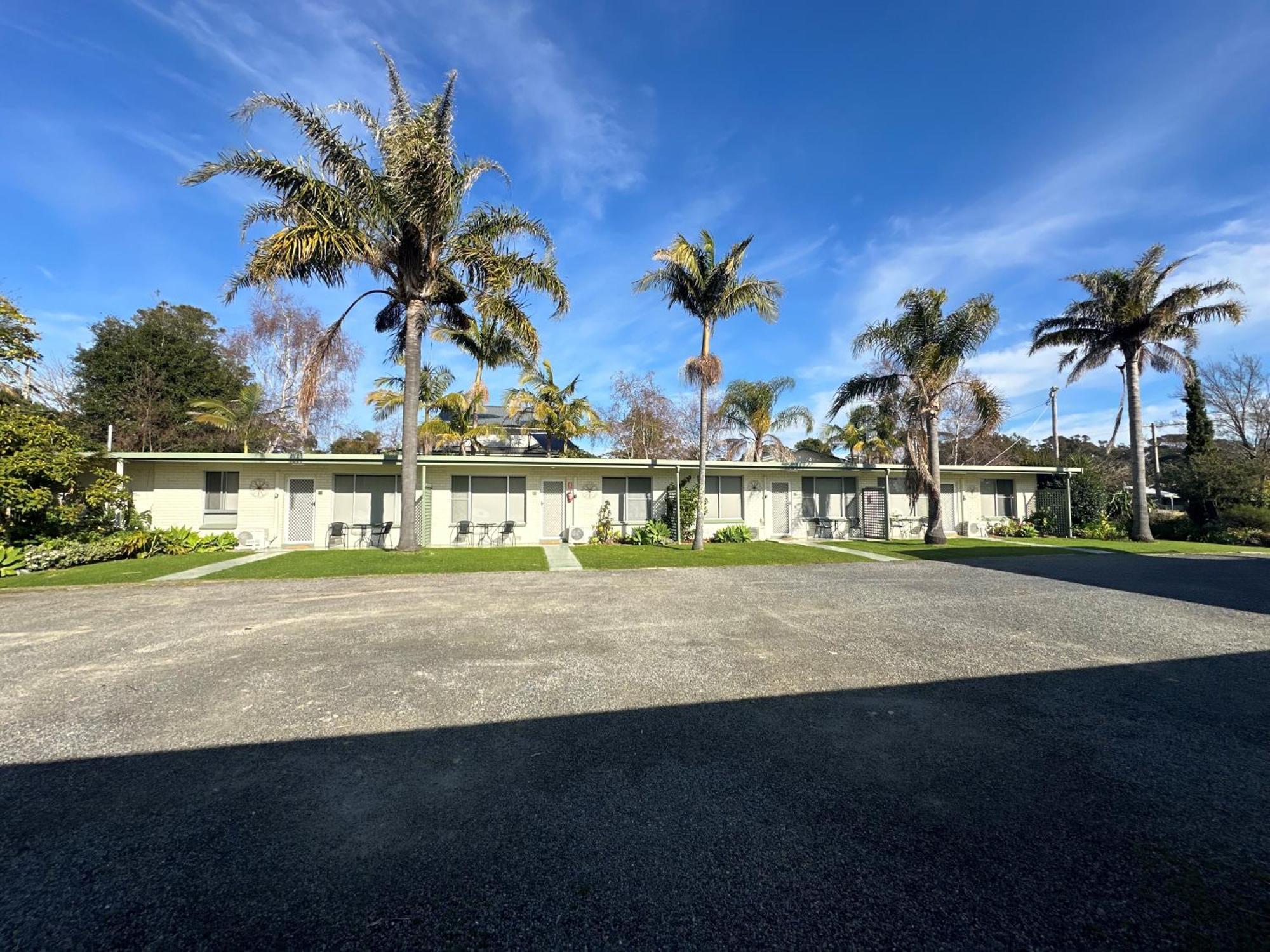 The Silver Bream Motel & Self Contained Units Mallacoota Exterior photo