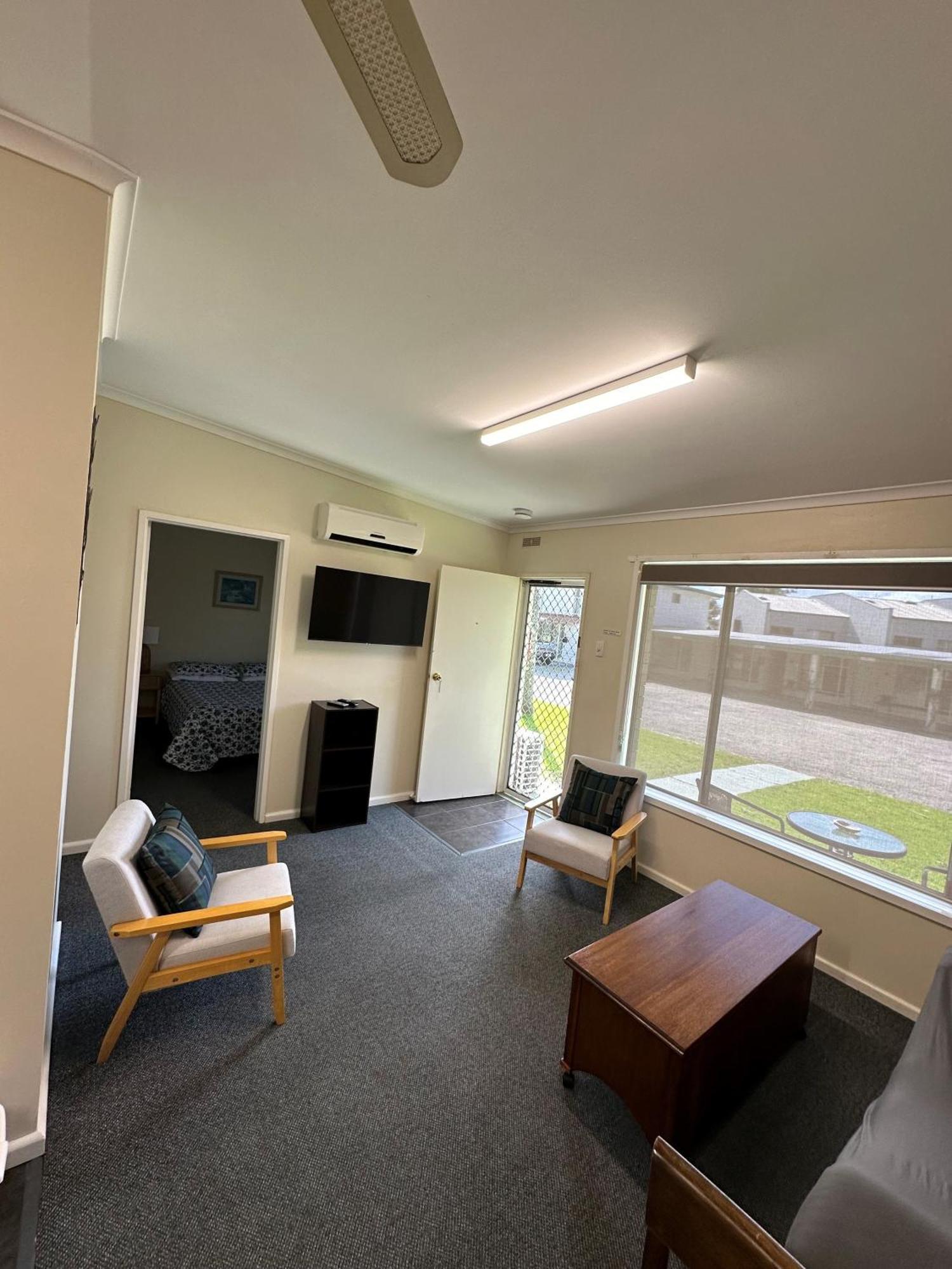 The Silver Bream Motel & Self Contained Units Mallacoota Exterior photo