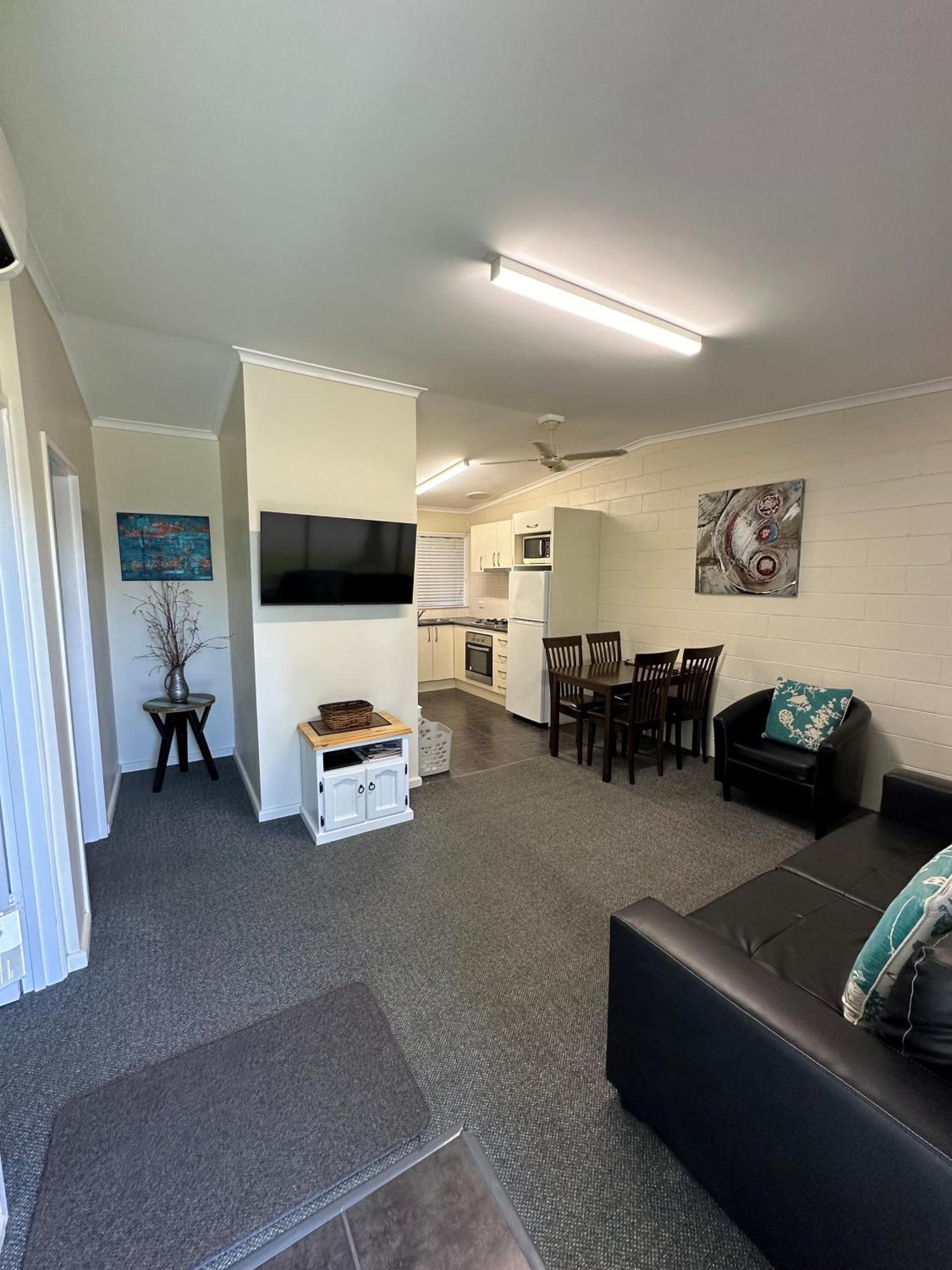 The Silver Bream Motel & Self Contained Units Mallacoota Exterior photo